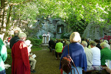 Maiandacht mit Krönung der Fatima-Madonna in Naumburg (Foto: Karl-Franz Thiede)